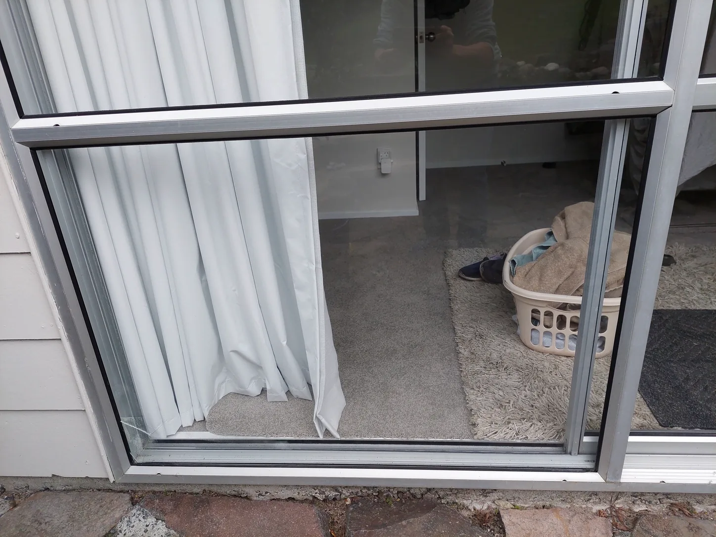 emergency glass repair tauranga glazier boarding up broken window